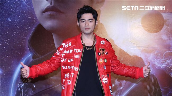 唱4天不喊累！周杰倫慶功宴笑開懷