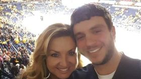 美國,賭城,拉斯維加斯,槍擊,擋槍,槍擊（圖／翻攝自推特NBC Nightly News‏）https://twitter.com/search?q=Sonny%20Melton&src=typd&lang=zh-tw