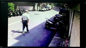 可惡！　肺癆鬼當街勒脖強搶老翁財物