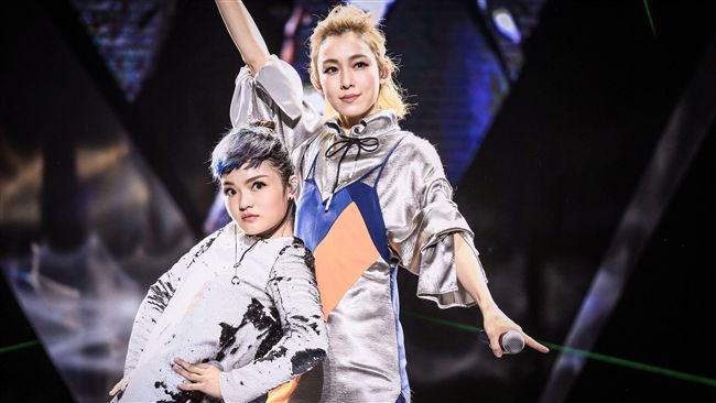 范范合體徐佳瑩　飆神曲不忘逼婚