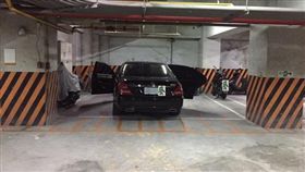 停車位,社區,停車格,賓士,移車,私人,侵占
（圖／翻攝自爆料公社）
