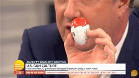 英主持人拿健達出奇蛋質疑美國槍枝管制。（圖／擷取自Good Morning Britain YouTube）