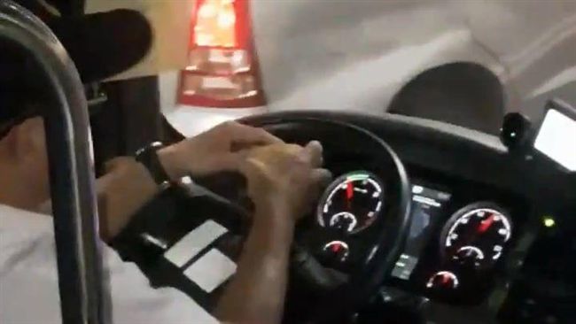 阿羅哈教訓還不夠？　駕駛隧道剝柚子