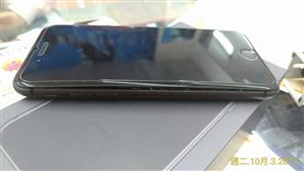 iPhone 8 膨脹　業者提供