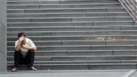 壓力,沮喪,分手,難過,憂鬱,哭泣（圖／攝影者aaayyymm eeelectriik　CC License／網址http://bit.ly/2ghCH6x）