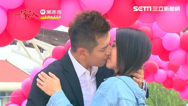 陳冠霖帥氣下跪求婚　甜吻韓瑜狂放閃