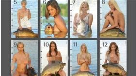 「Carponizer」大膽玩創意，找了12位裸女和鯉魚拍攝月曆（圖／翻攝自《ProSport》）