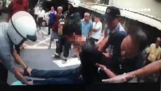 男踩破遮雨棚闖民宅　持叉子挾持屋主