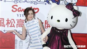 任家萱Selina擔任三麗鷗一日店長並贈送百份文具給中華基督教救助協會，「陪讀計畫」。（記者邱榮吉/攝影）