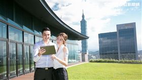 追劇追到天荒地老！台灣大＋凱擘　推「無界限多屏影音」