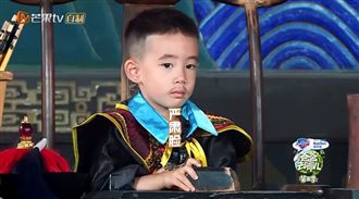 小小春奶音辦案　爆料陳小春是低頭族