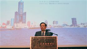 田弘茂指陸舉債嚴重　籲台商回台投資海基會董事長田弘茂（圖）5日在高雄表示，中國大陸債務、資金外流問題嚴重，更可預見房地產泡沫化。兩岸產業競合發展，能互補的地方很多，希望台商不要失焦，能想辦法回台投資。中央社記者繆宗翰高雄攝　106年10月5日