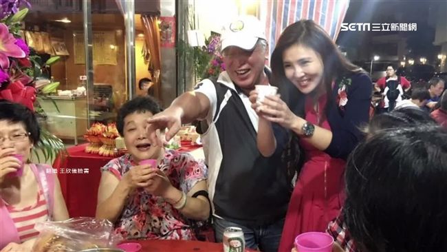 跑攤不喝掛！　美女議員自有撇步