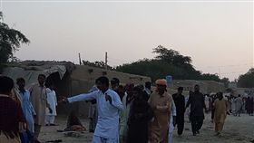 巴基斯坦,自殺攻擊,恐攻,炸彈,自爆,神廟　圖／翻攝自CBC