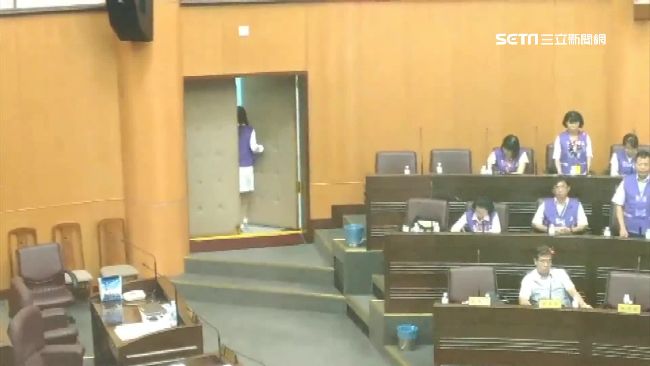桃園局長沒打招呼　竟2度遭轟出議場