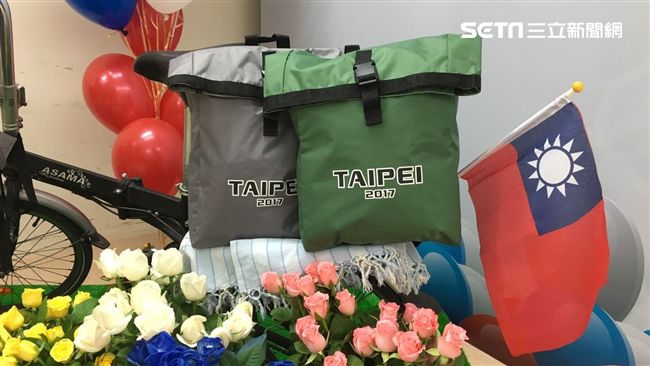 嗡嗡包染「墨綠」　柯：太豪華了