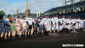 ▲亞錦賽日本隊賽後向觀眾席敬禮。（圖／記者蕭保祥攝）