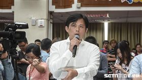 立法院財政委員會18日繼續聯席審查前瞻建設預算案，黃國昌。 圖／記者林敬旻攝