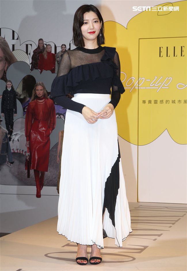 郭雪芙化身超模性感走秀，展現女性自信風格態度。（記者邱榮吉/攝影）
