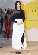 郭雪芙化身超模性感走秀，展現女性自信風格態度。（記者邱榮吉/攝影）