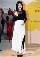 郭雪芙化身超模性感走秀，展現女性自信風格態度。（記者邱榮吉/攝影）