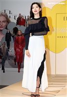 郭雪芙化身超模性感走秀，展現女性自信風格態度。（記者邱榮吉/攝影）