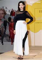 郭雪芙化身超模性感走秀，展現女性自信風格態度。（記者邱榮吉/攝影）