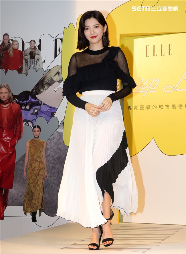 郭雪芙化身超模性感走秀，展現女性自信風格態度。（記者邱榮吉/攝影）