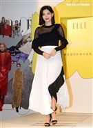 郭雪芙化身超模性感走秀，展現女性自信風格態度。（記者邱榮吉/攝影）