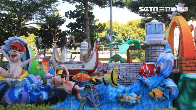 喔熊組長領軍　國慶Q版花車南港亮相