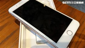 葉立斌攝　iPhone 8 plus 膨脹　充電　爆炸　新莊區