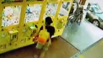 印女帶小孩偷手機　辯稱等失主打電話