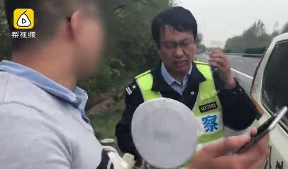 返鄉上高速公路吵架　虎妻趕丈夫下車