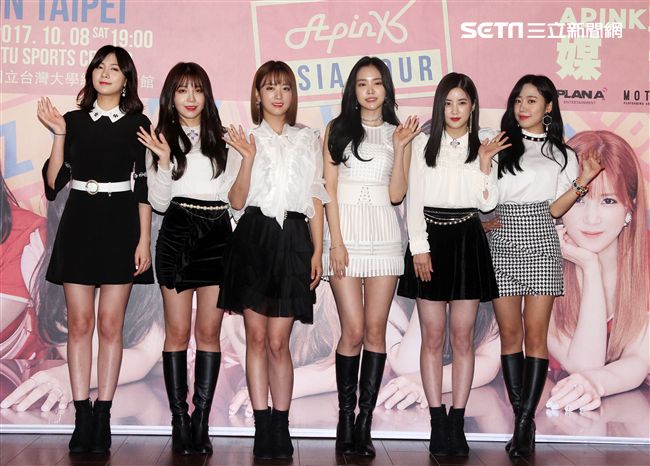 韓國女子音樂組合0Apink成員，左起吳夏榮，鄭恩地，尹普美，孫娜恩，朴初瓏，金南珠榮，8日亞洲巡演台北站將於台大體育館登場。（記者邱榮吉/攝影）