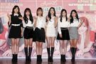 韓國女子音樂組合0Apink成員，左起吳夏榮，鄭恩地，尹普美，孫娜恩，朴初瓏，金南珠榮，8日亞洲巡演台北站將於台大體育館登場。（記者邱榮吉/攝影）