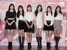 韓國女子音樂組合0Apink成員，左起吳夏榮，鄭恩地，尹普美，孫娜恩，朴初瓏，金南珠榮，8日亞洲巡演台北站將於台大體育館登場。（記者邱榮吉/攝影）