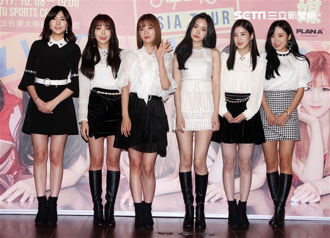 韓國女子音樂組合0Apink成員，左起吳夏榮，鄭恩地，尹普美，孫娜恩，朴初瓏，金南珠榮，8日亞洲巡演台北站將於台大體育館登場。（記者邱榮吉/攝影）
