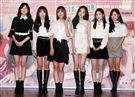 韓國女子音樂組合0Apink成員，左起吳夏榮，鄭恩地，尹普美，孫娜恩，朴初瓏，金南珠榮，8日亞洲巡演台北站將於台大體育館登場。（記者邱榮吉/攝影）