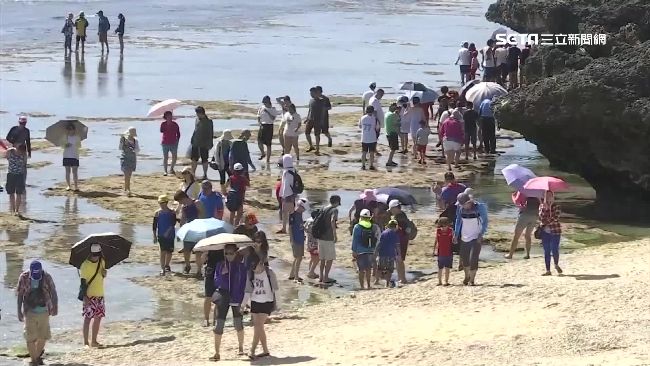 交通船被擠爆增班　小琉球湧萬人上島