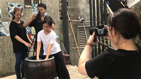 參加票選拼抽獎！八年級生看新北　MV、動畫無厘頭樣樣來
業配