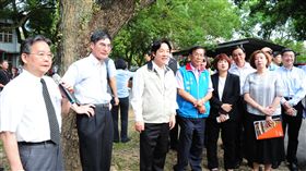 行政院長賴清德視察中興新村宿舍區。（行政院提供）