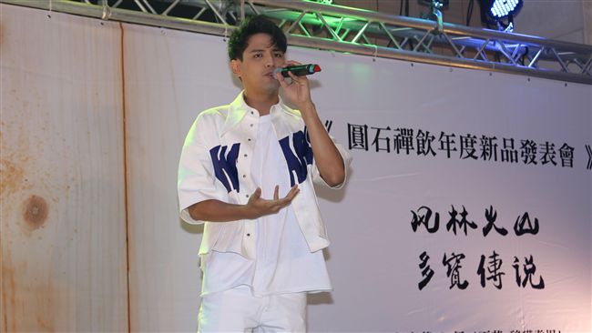 手搖茶辦電競賽　陳零九PK玩家