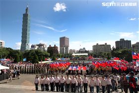 「愛國旗愛國家」國慶大會在國父紀念館登場。（記者邱榮吉/攝影）