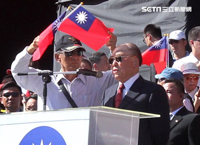 「愛國旗愛國家」國慶大會在國父紀念館登場。（記者邱榮吉/攝影）