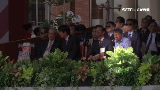 國慶大典邊緣人？柯文哲陷入自己世界