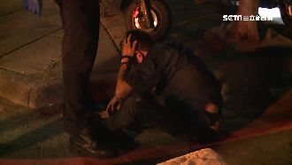 酒吧門口打架　酒客掏槍掉出改造子彈