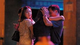 鏡週刊／OLA酒吧小姐們的外型完全不輸職業模特兒，經常讓客人流連忘返。