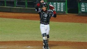 軟銀鷹捕手甲斐拓也（圖／球迷提供）