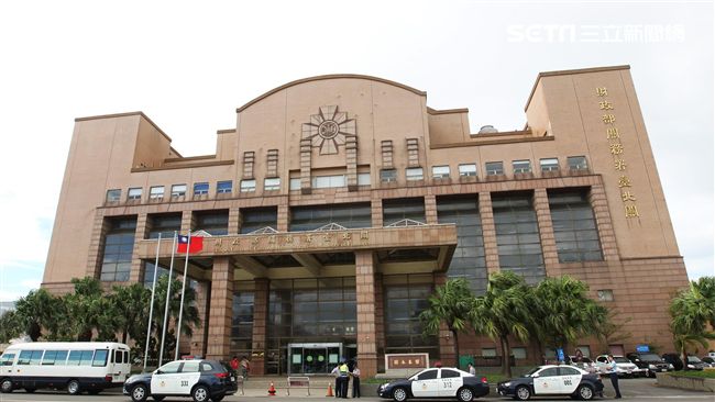 疫區鸚鵡流入台灣　海關：報關行所為