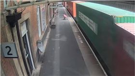 嬰兒車,英國,火車,月台,車站,Nuneaton,英國鐵路安全標準委員會,Rail Safety and Standards Board　圖／翻攝自YouTube